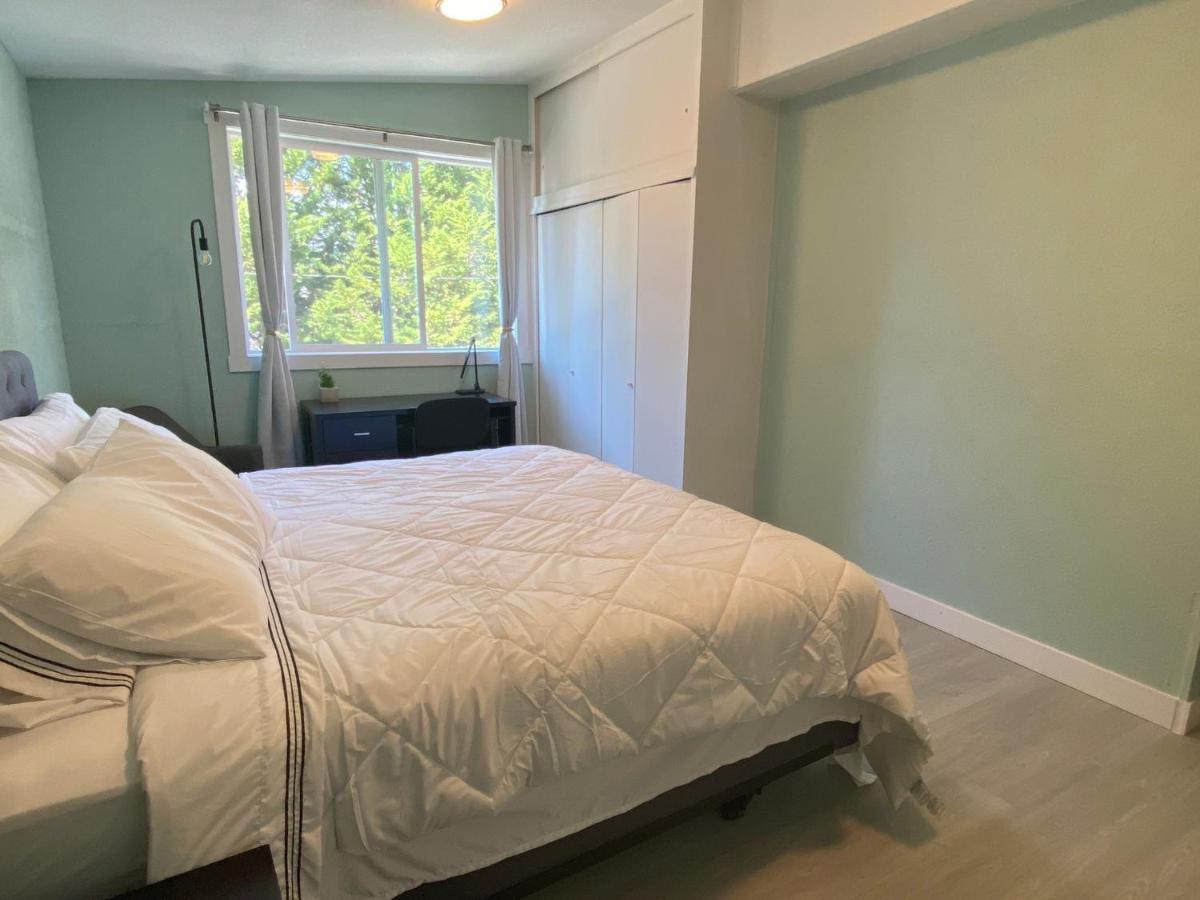 Hudson Homes Bnb Виктория Экстерьер фото