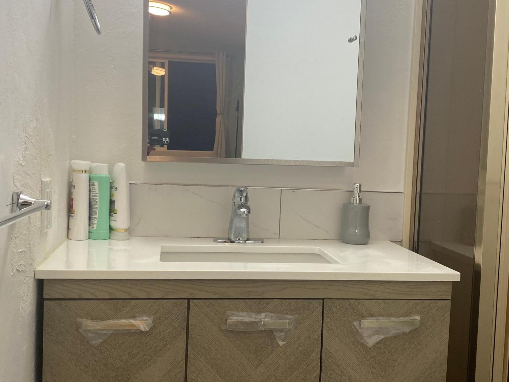 Hudson Homes Bnb Виктория Экстерьер фото